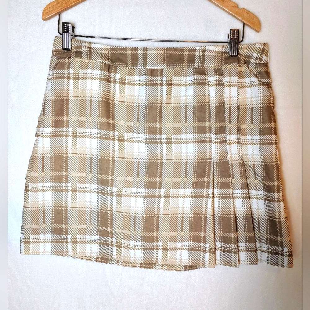 Izod Beige and White Plaid Skort